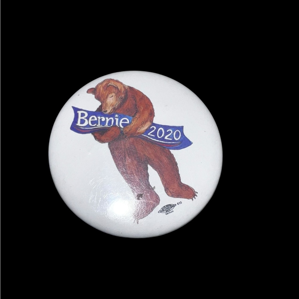 Rare 2020 BERNIE SANDERS Bear for President 2" political campaign button pin